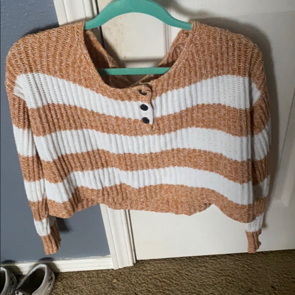 Brand new American Eagle yellow and white sweater